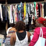 Kinshasa : les vendeurs de friperie dénoncent une nouvelle taxe d&rsquo;estampillage de 5 dollars par ballot